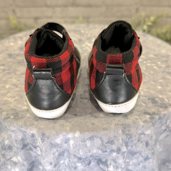 Carter’s Black & Red Plaid Fabric Crib High-Tops Baby Boy 6-9 Mos.🖤Like New❤️ - Picture 5 of 9